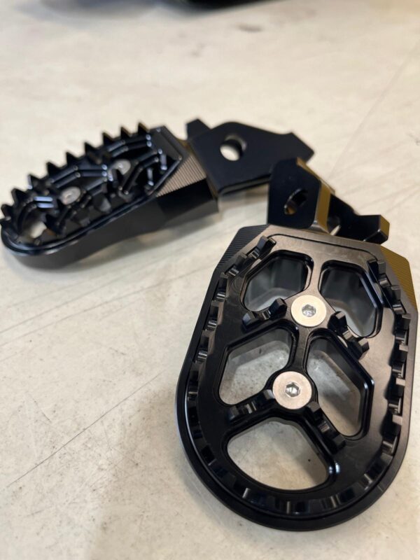 Ultra Bee Upgraded Foot Pegs