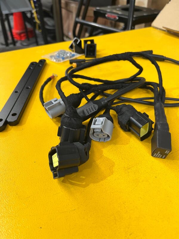 Ultra Bee-R (On-Road) Harness & Brackets for the Version 2 X-9000 (Canbus Compatible)
