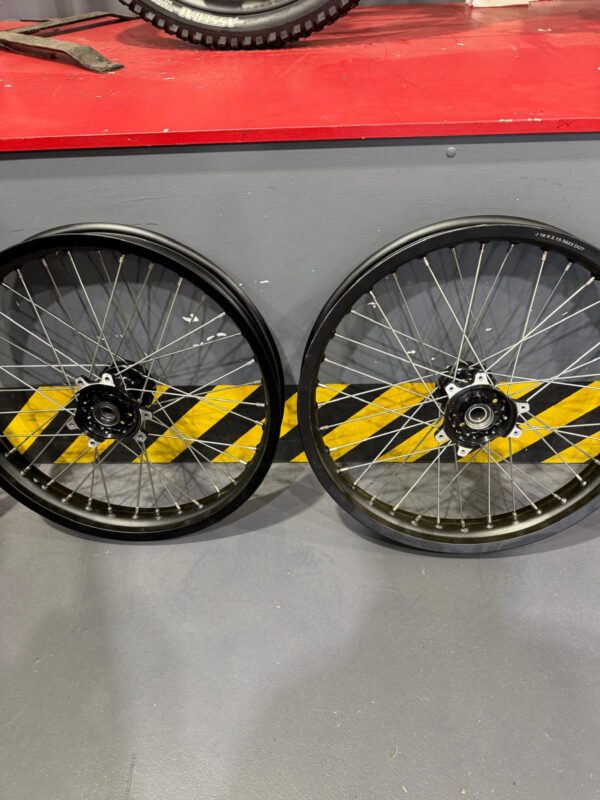Ultra Bee 19" Fat Wheel 2.15" Rims